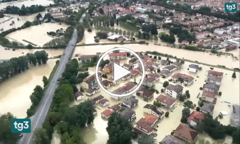 Maltempo Emilia Romagna, salgono a 9 i morti: una delle vittime trascinata per 20 chilometri. 21 fiumi esondati. Le scene di una catastrofe – VIDEO