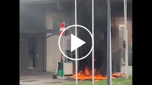“Do fuoco a tutto” e incendia il distributore di benzina, paura a Ravenna – VIDEO